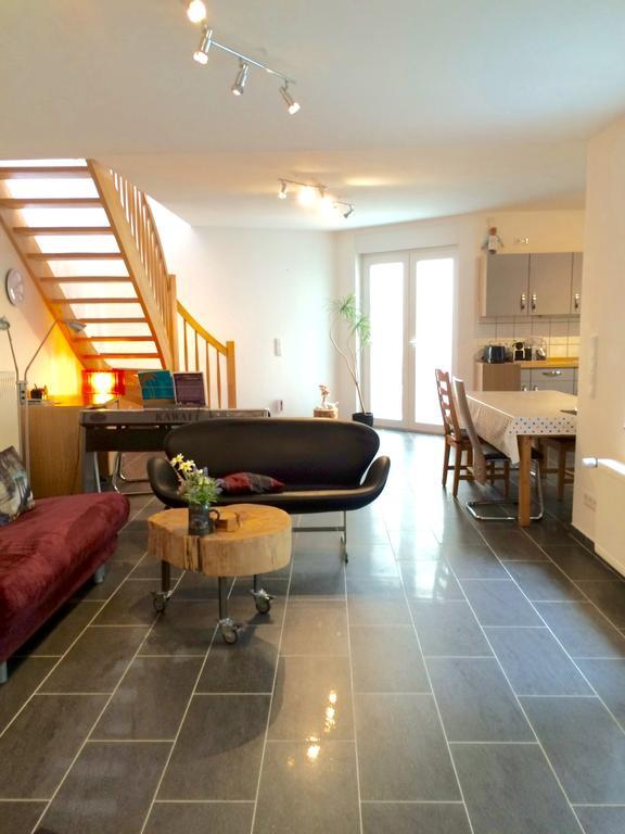 Individuell Wohnen Loft-Charakter Im Innenhof نيوس المظهر الخارجي الصورة